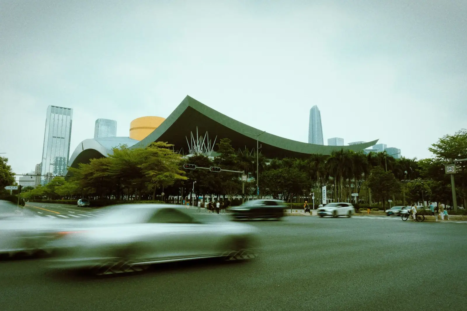 重庆汽修厂机油采购指南：如何根据车型与工况选对机油粘度等级