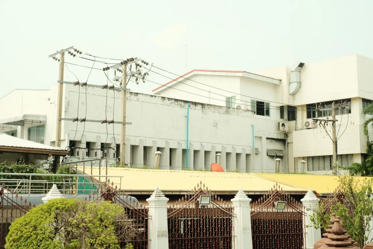 安云途汽车电瓶与轮胎产品技术参数对比及适配建议