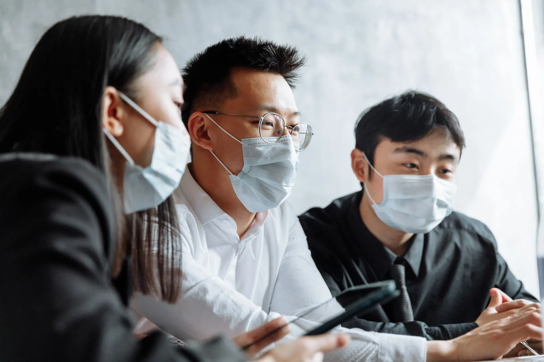 重庆汽修厂机油批发选型指南：正品保障与维保成本控制