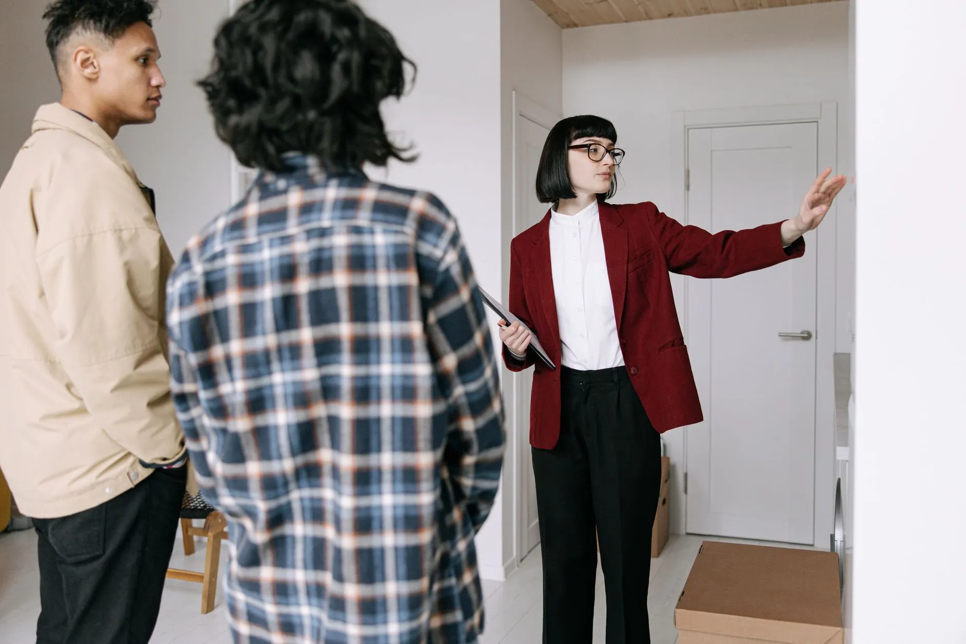 重庆汽修厂轮胎批发选型指南：适配不同车型与路况的轮胎方案