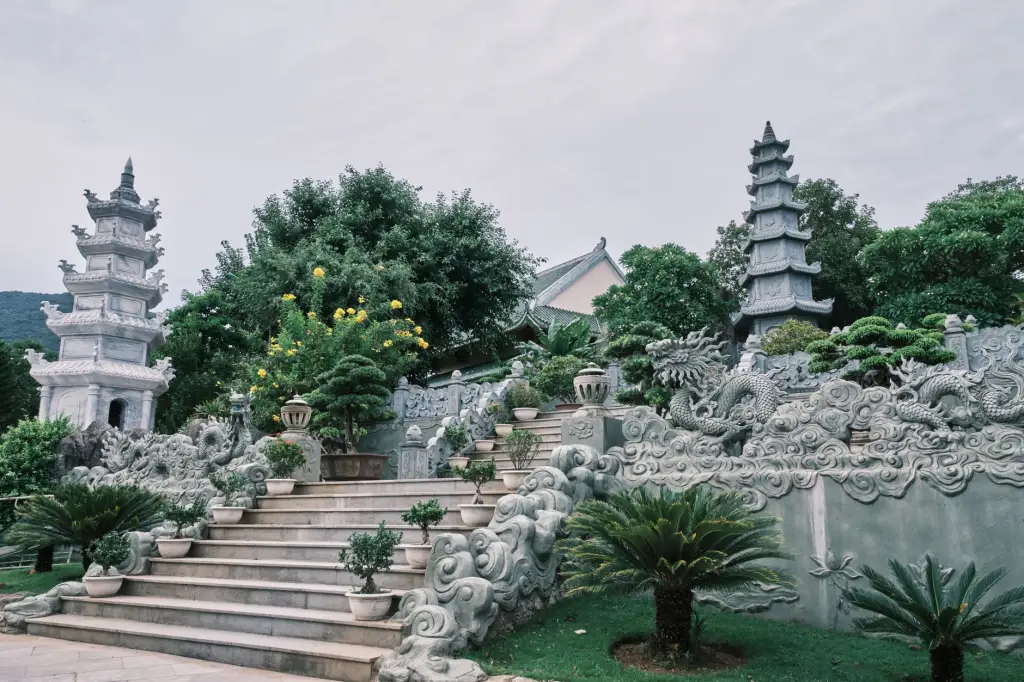 全合成机油与半合成机油对发动机性能的影响对比
